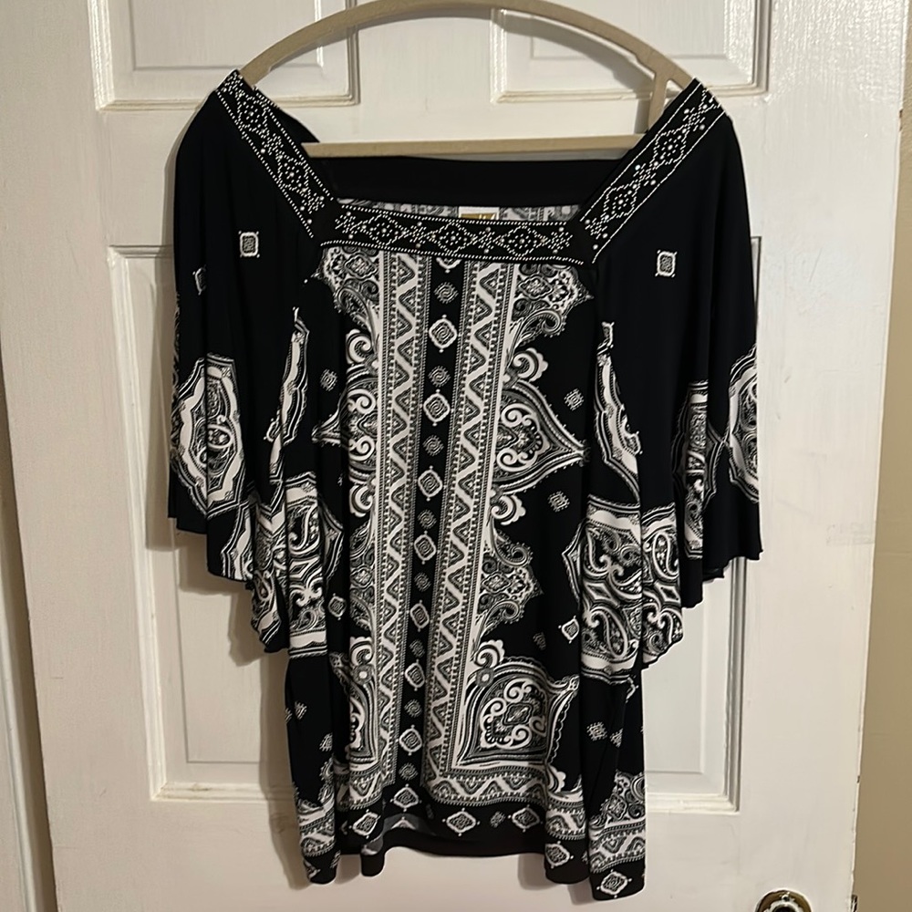 JM collection dressy blouse, like new condition